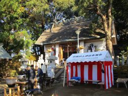 元旦祭(参拝者に甘酒等を振舞う)
